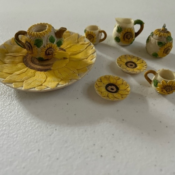 mini sunflower teapot Set Ceramic Collectible Yellow Green - Picture 1 of 5